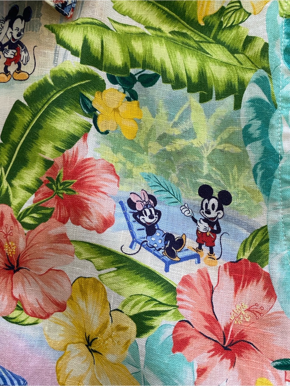 Women’s Disney x Tommy Bahama collaboration linen camp shirt w/ Mickey & Minnie - Picture 7 of 12